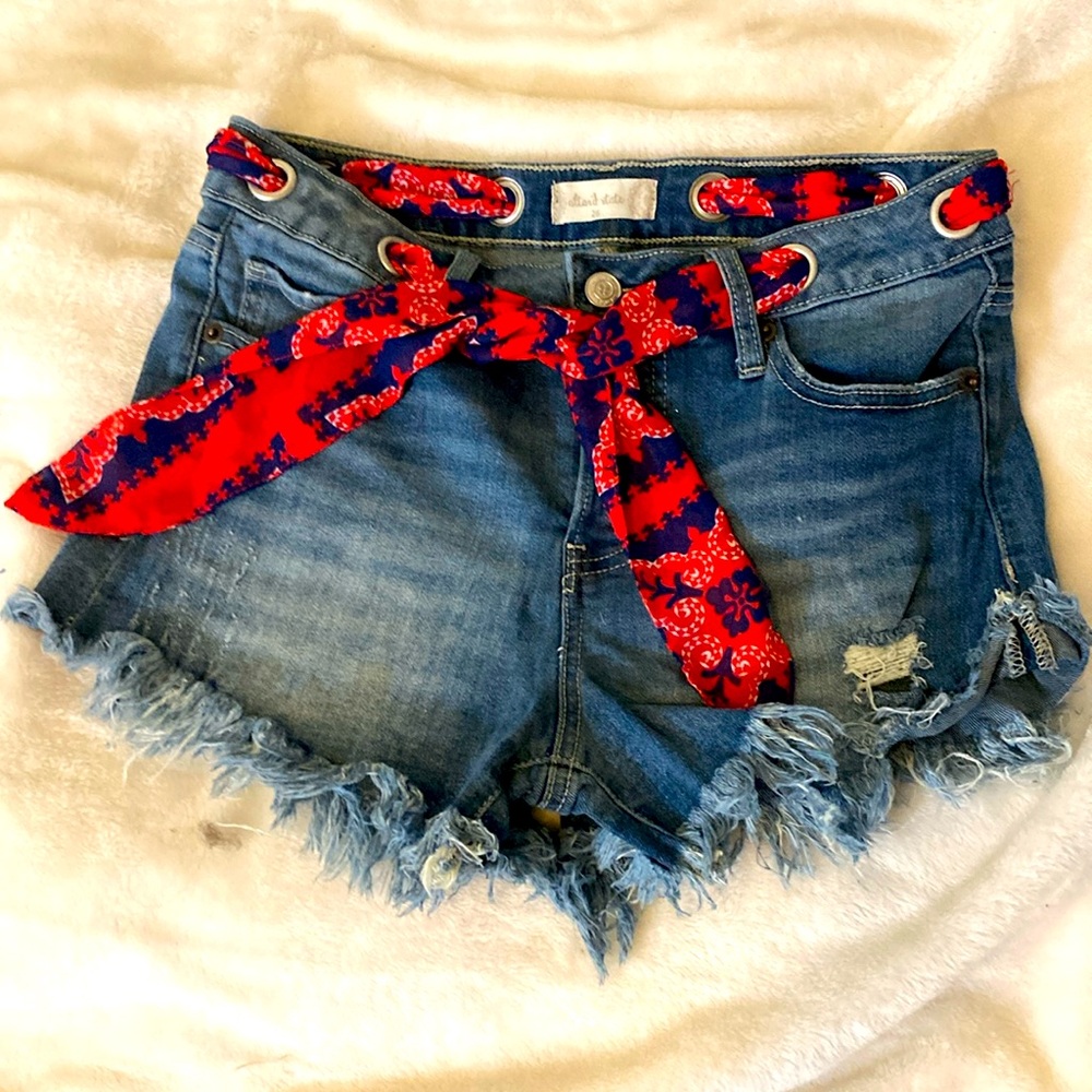 altar'd state jean shorts size 26 Distressed frayed bandana belt 29W